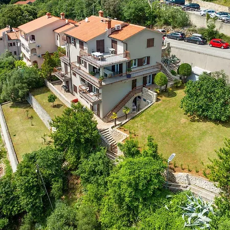 11 Apartment *
