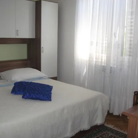 Apartment 11