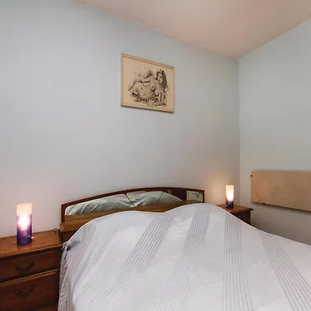 11 Apartment