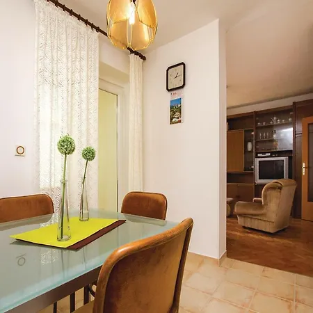 11 Apartment