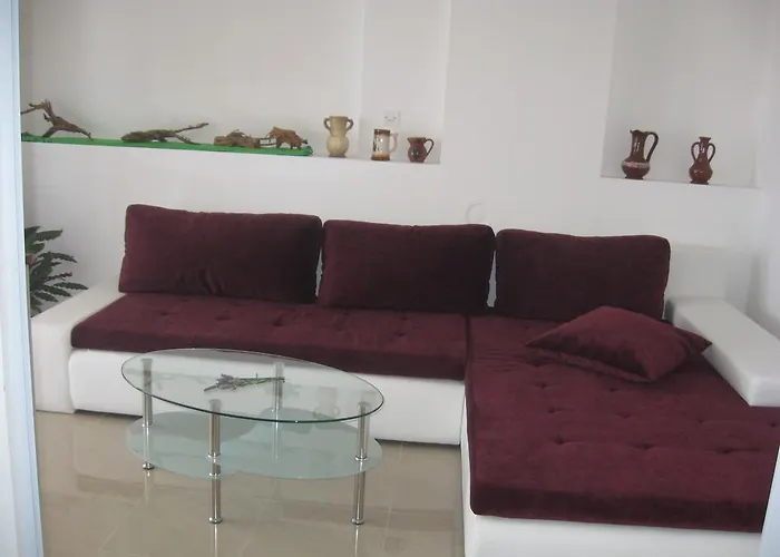 11 Apartment *